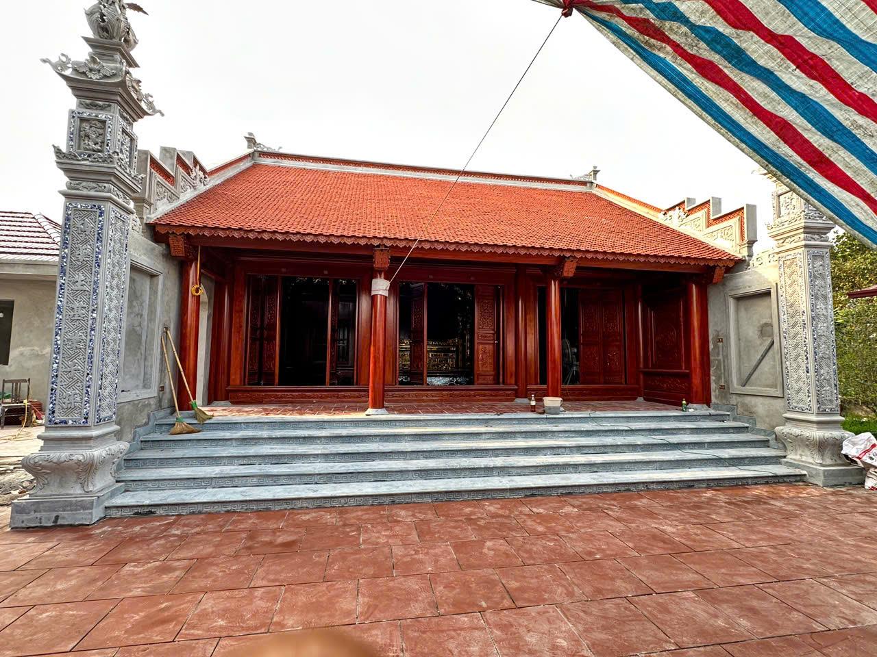 Nhà gỗ 3 gian 24 cột 